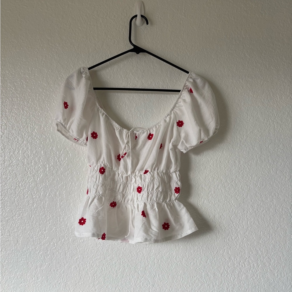 Elegant White Blouse with Red Floral Design Cottagecore Size M #037